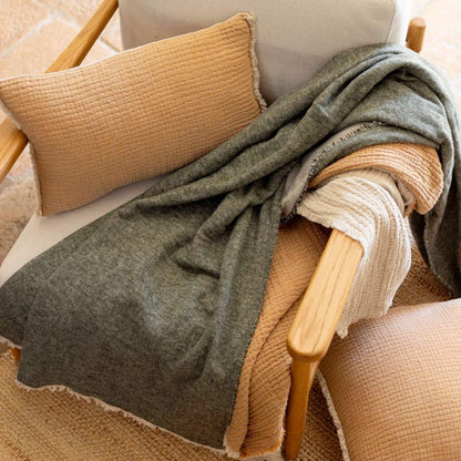 coussin-emilio-caramel-45x45-Coussin-2-ARMONYA