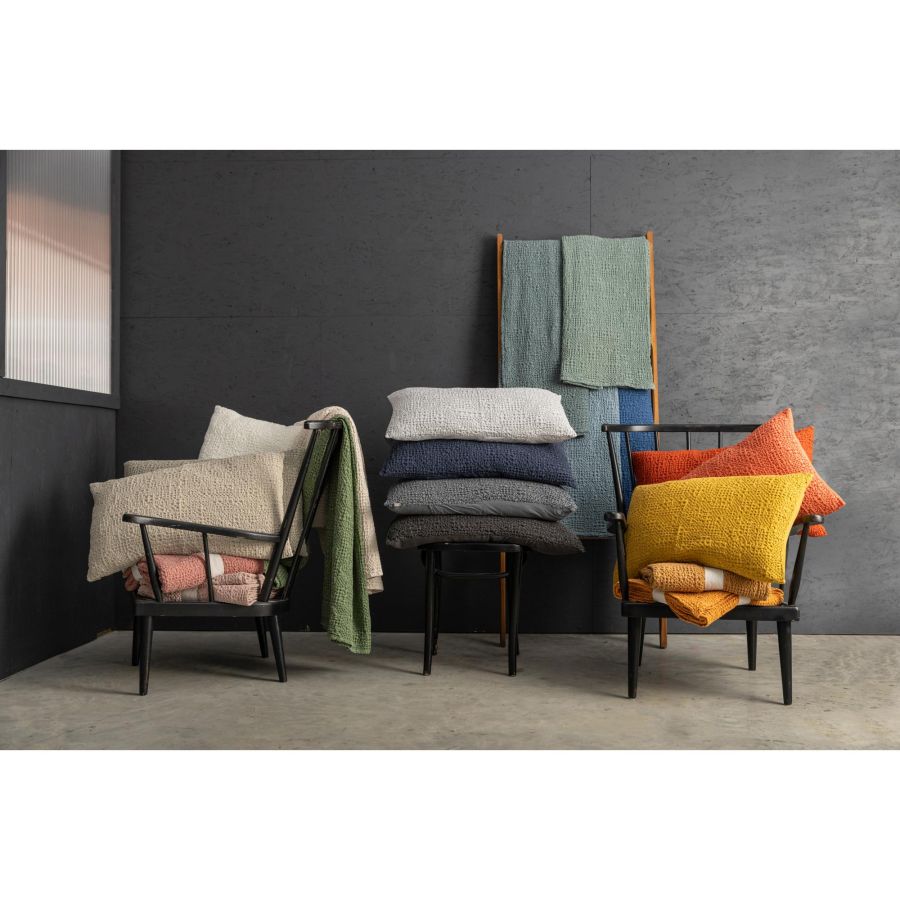 coussin-tana-craie-40x65-Coussin-3-ARMONYA