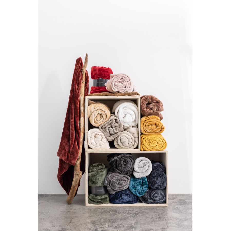 coussin-tender-rubis-50x50-Coussin-5-ARMONYA